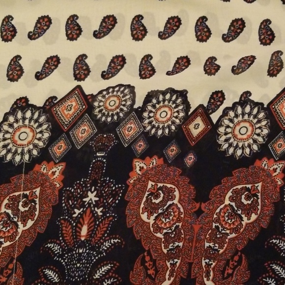 Flowy Top - Picture 3 of 3